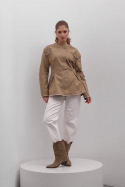 Джинсовая куртка с отстегивающими рукавами