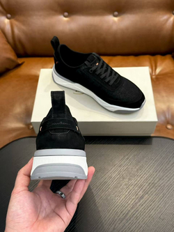 Кроссовки Santoni