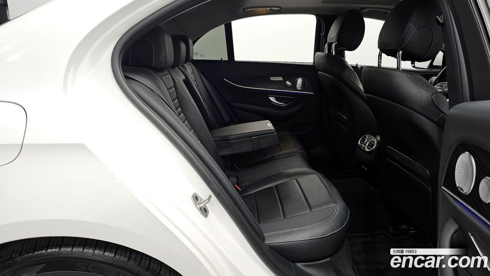 Mercedes-Benz E-Class W213 E300 Avangarde (05.2020)