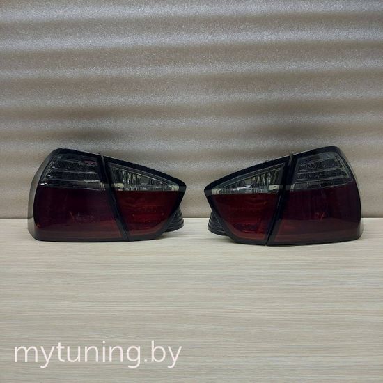 Задние фонари для BMW 3 E90 (05-08) LED Red Smoke