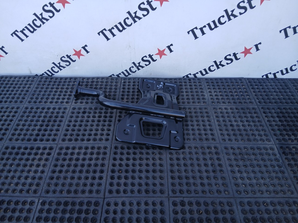 Кронштейн крыла задний правый 2022г