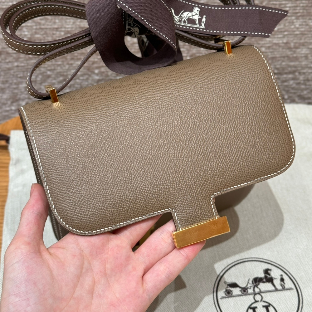 Hermes Constance 18