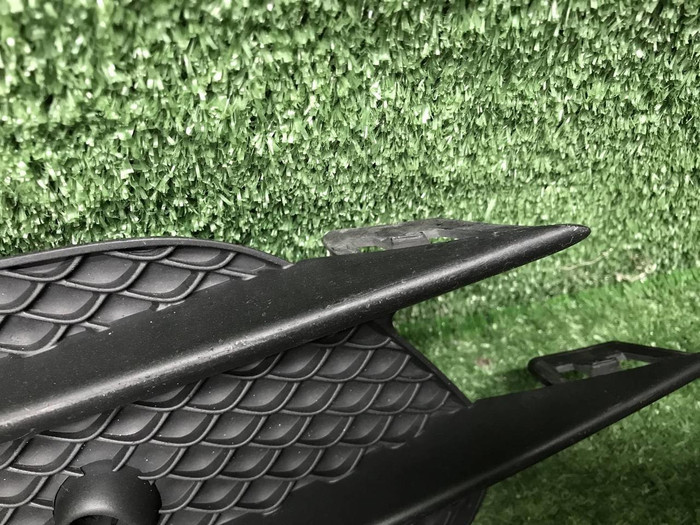 Решетка перед. бампера Mercedes E W213 (16-21) AMG