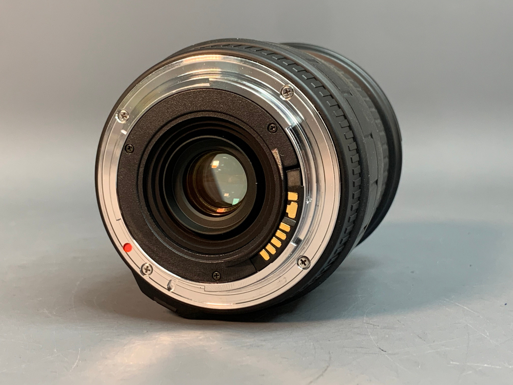 Sigma AF 28-200mm f/3.8-5.6 UC Aspherical б Canon EF