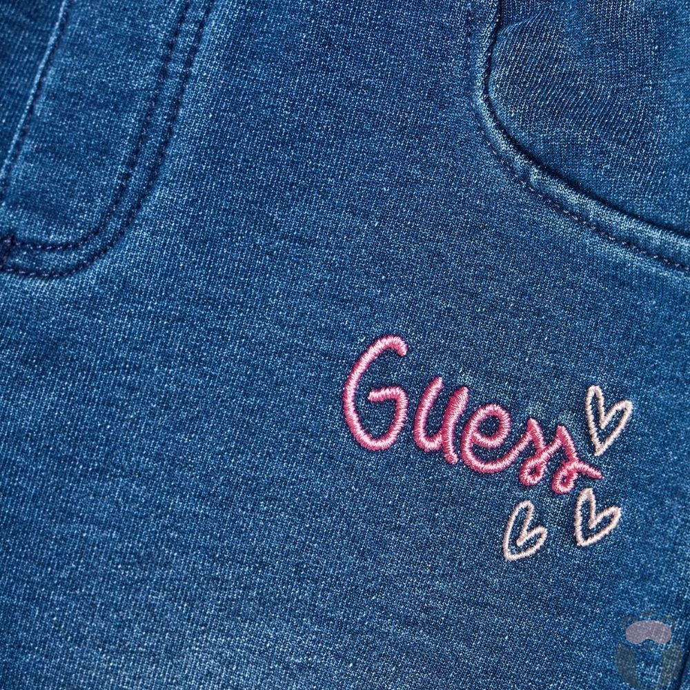 Футболка с длинным рукавом + брюки трикотажные GUESS Экрю/Термопринт: цветок из пайеток//Синий деним Девочка