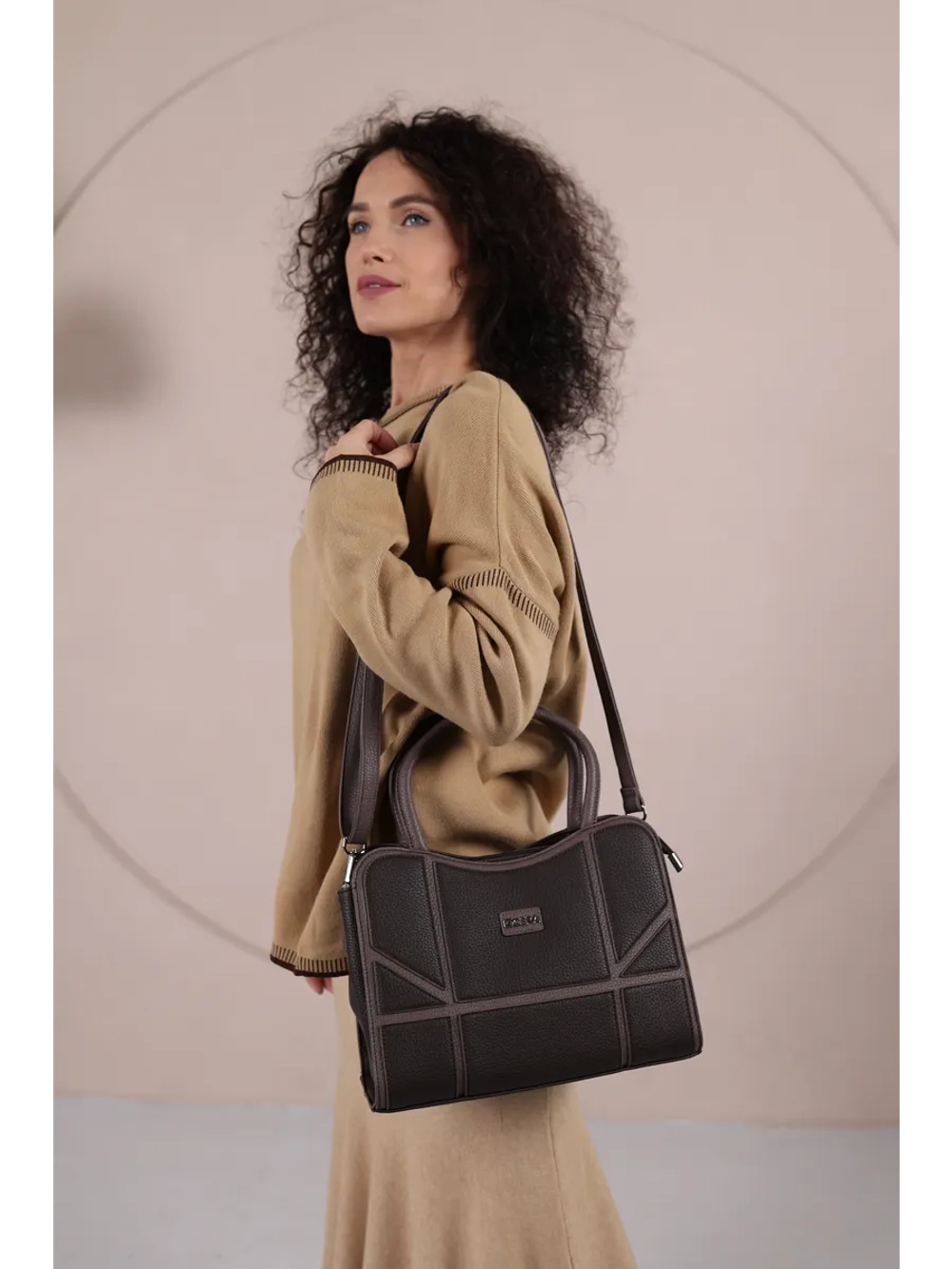 Сумка через плечо средняя классическая