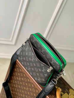 Louis Vuitton Trio Messenger