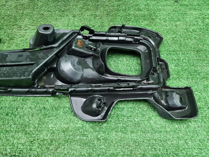 Накладка ПТФ правая Toyota Land Cruiser 200 15-21