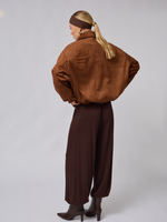 Бомбер утепленный из замши