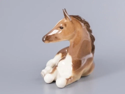 Скульптура Жеребенок лежащий (гнедой) арт. 82.01030.00.1