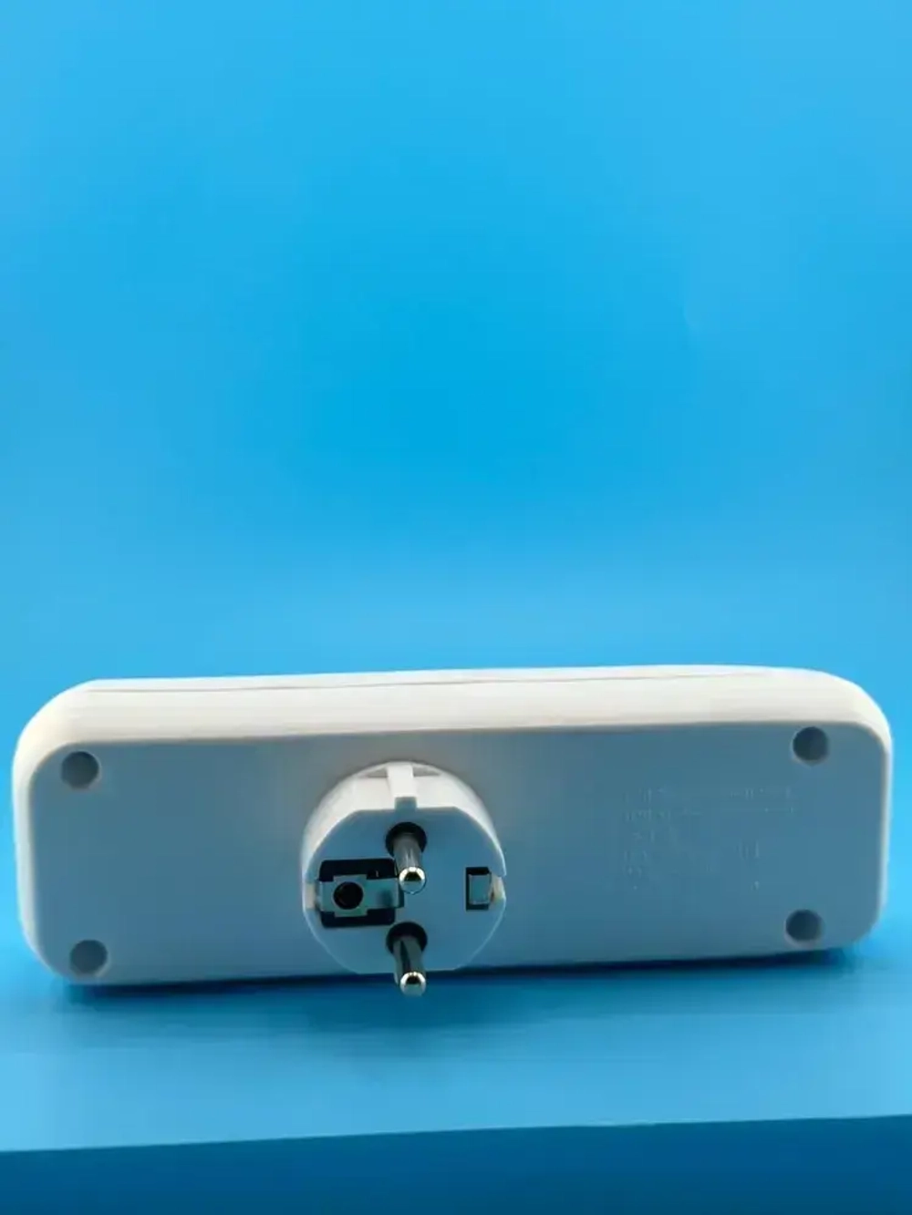 Тройник для розетки электрический с выключателем на 3 гнезда, Разветвитель в розетку 220 плоский с заземлением белый 16А