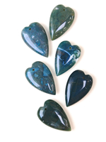 72239-гел Кулон "Вытянутое сердце" из гелиотропа 40*25мм