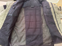 Куртка весна лето со вставками сзади. От 5 штук.