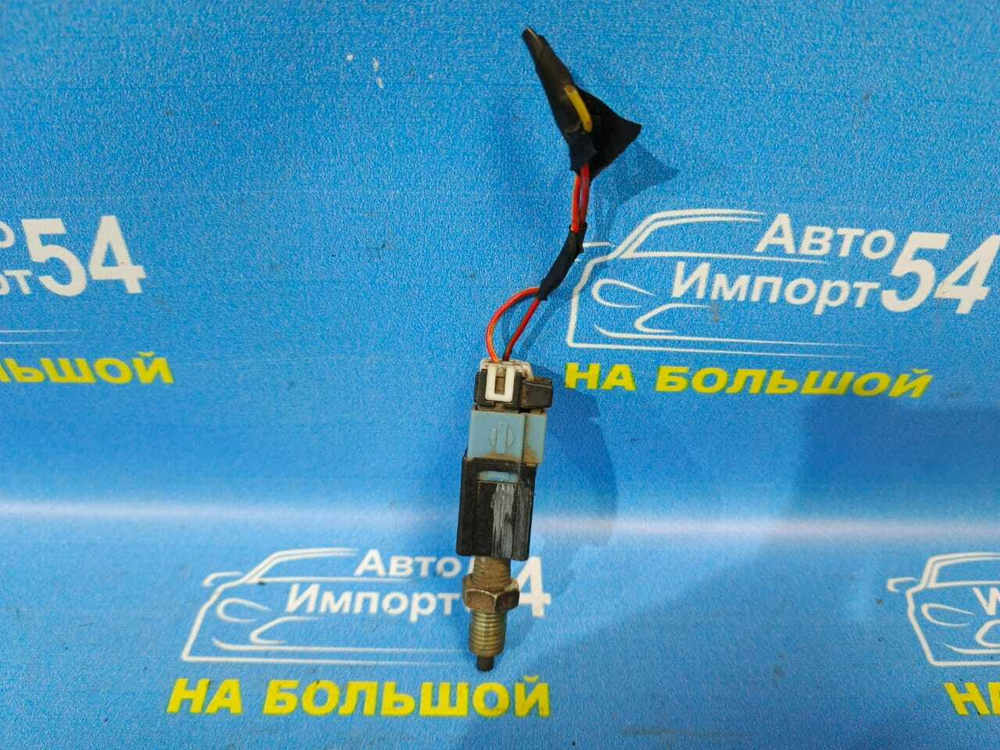 Датчик педали тормоза NISSAN WINGROAD 1996