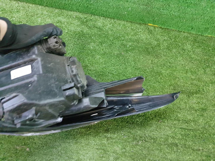 Битая Фара правая Kia Rio 4 (2020-н.в.) галоген