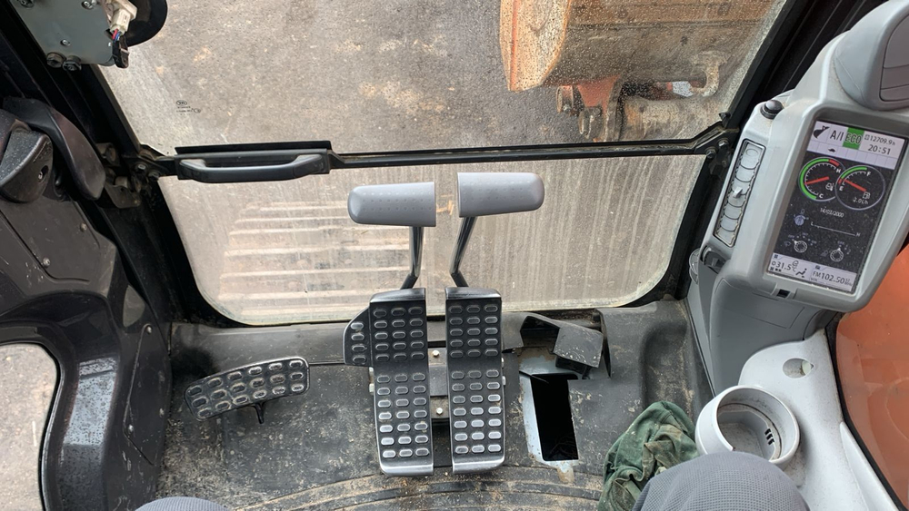 HITACHI ZX330 Экскаватор ZX330LC-5G (Дизельный, 7,8 л, 246 л.с., АТ)