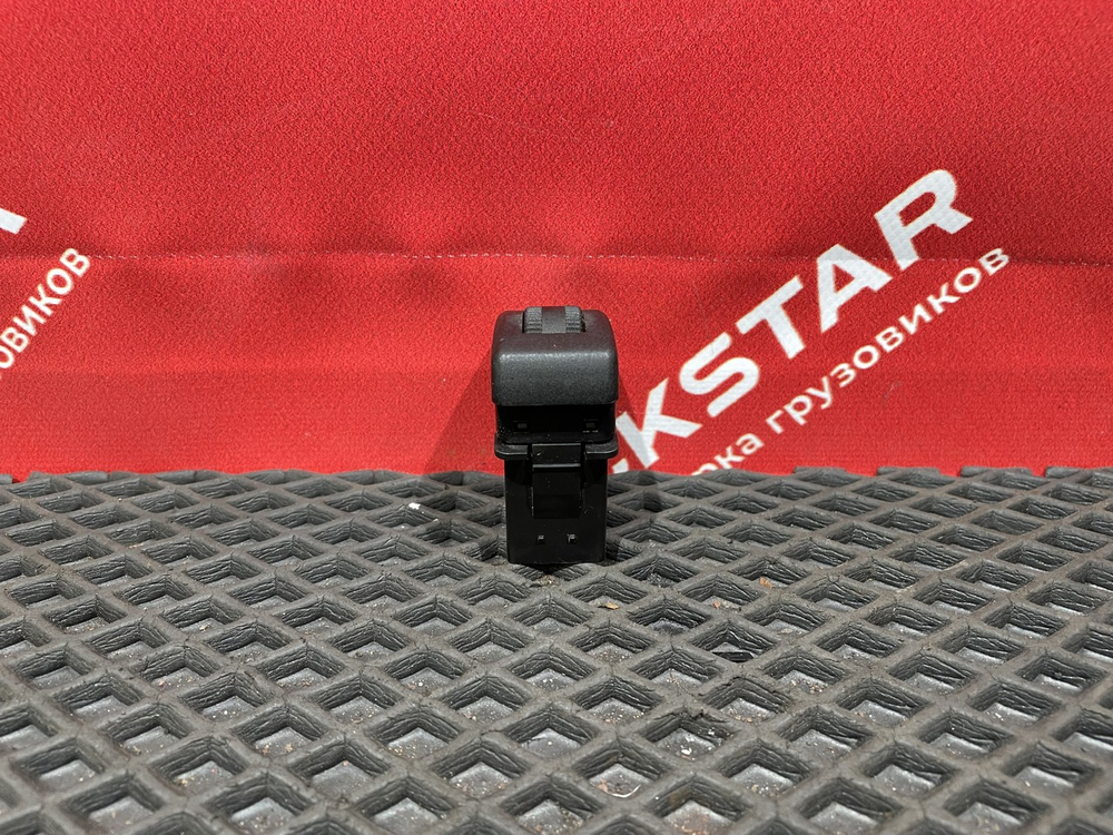 Кнопка освещения панели приборов