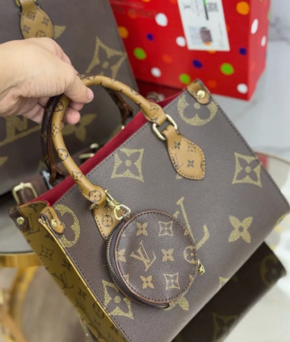 Сумка Louis Vuitton стильная