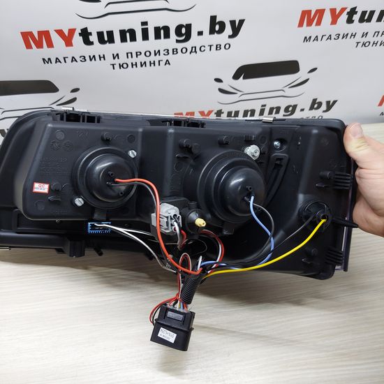 Передние фары VW T5 daylight black