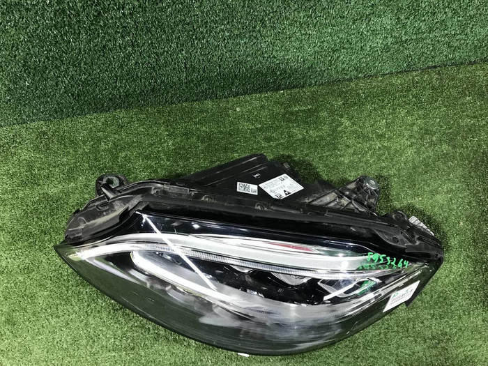 Фара левая Mercedes C w205 (2018-2023) LED