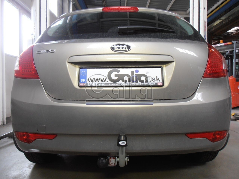 Фаркоп оцинкованный Galia K029A для Hyundai i30 хетчбек FD 2007-2010, Kia Ceed хетчбек 2006-2012(паспорт и сертификат в комплекте)(без электрики)