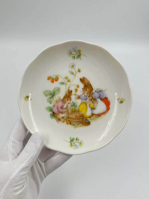 Тарелка с кроликами Narumi