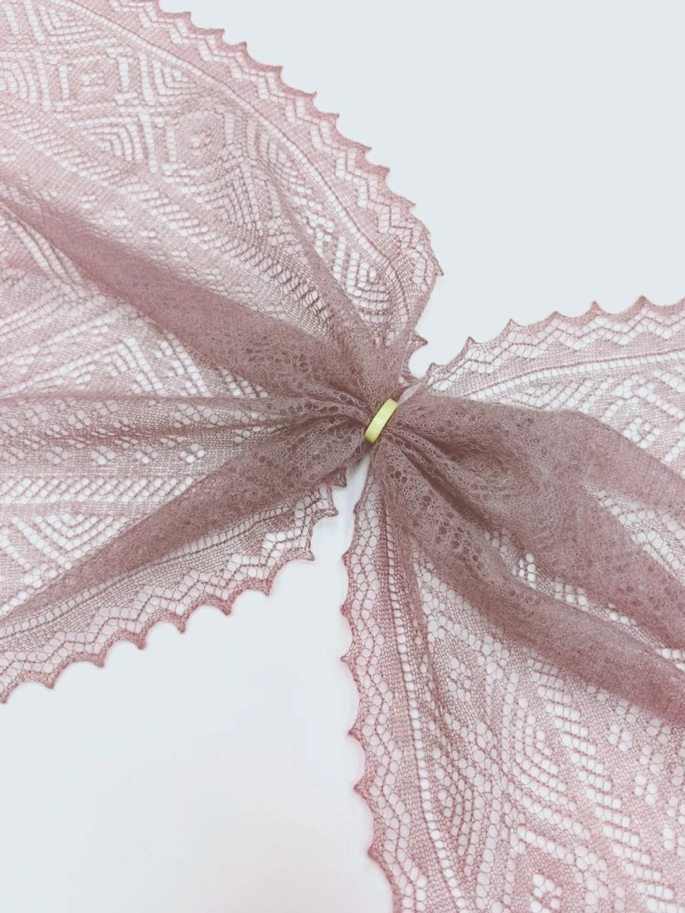 Оренбургский пуховый палантин А14060-06 магнолия