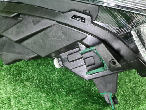 Фара правая Faw Besturn T77 (2018-н.в.) LED