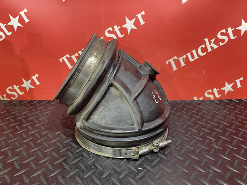 Патрубок воздушного фильтра 2018 год.