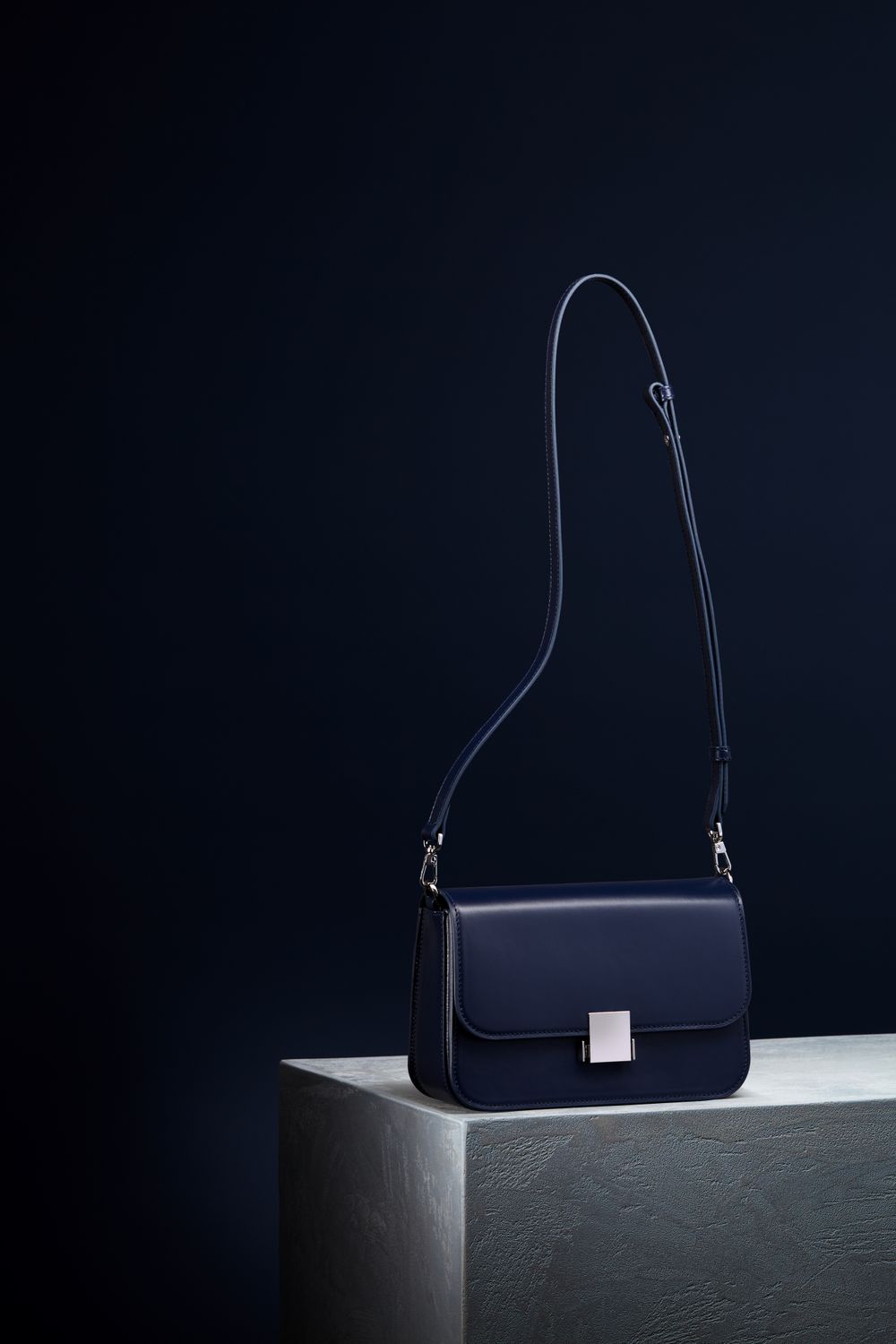 MUSTHAVE BAG NAVY BLUE