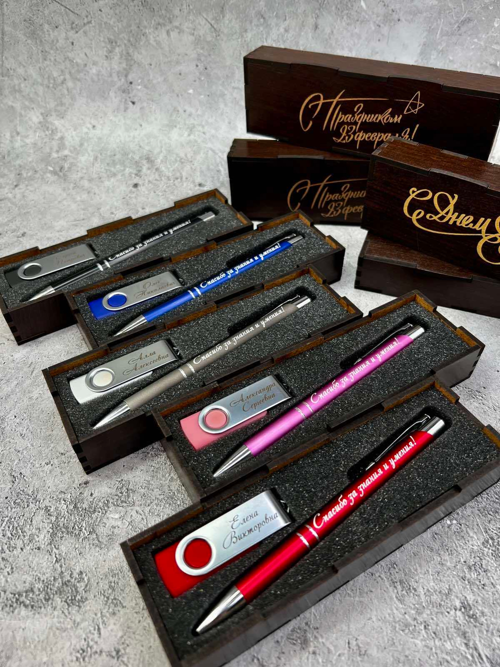 Подарочная ручка флешка 16Gb в красивой коробке