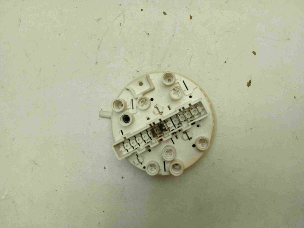 LAVALOGIC1410 кт213 Датчик уровня воды для стиральной машины AEG 110571100 б/у