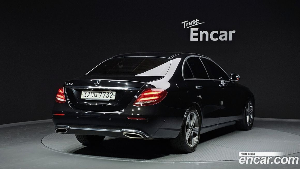 Mercedes-Benz E-Class W213 E300 Avangarde (12.2019)