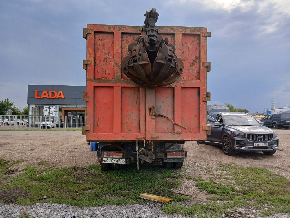 АВТОРОСТ 3369* на шасси КамАЗ 65115 6x4 Ломовоз с КМУ 336975 (Дизельный, 11,8 л, 300 л.с., МТ)
