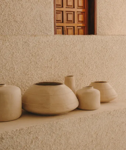 Ваза Serina из папье-маше белого цвета, 26 см