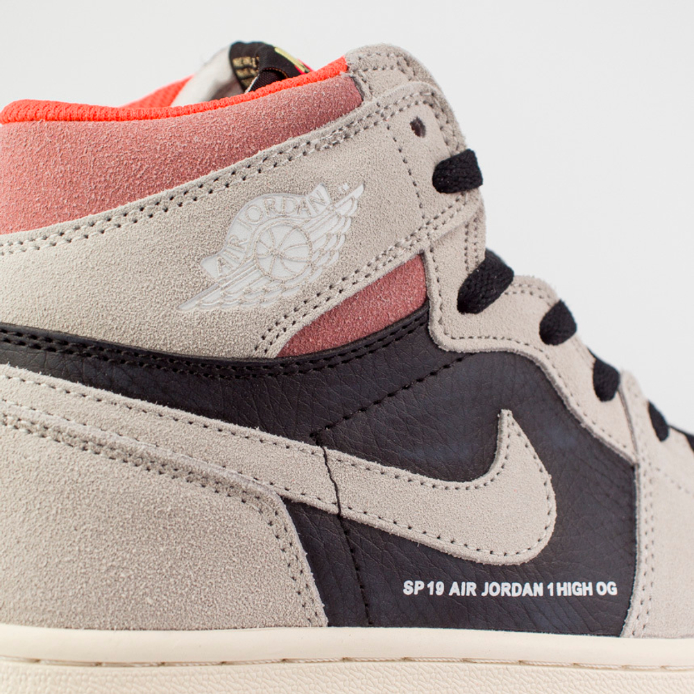Кроссовки Nike Air Jordan 1 Wmns Neutral Grey/Hyper Crimson