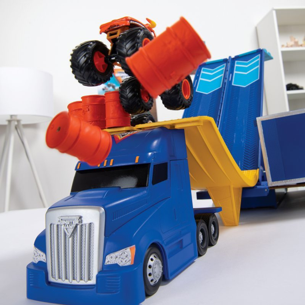 Spin Master Monster Jam - Грузовик-трансформер Transporter 2 в 1 + супер кроссовки El Toro Loco в масштабе 1:64 6058258