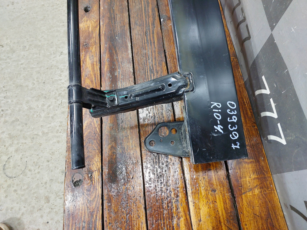 Усилитель переднего бампера Kia Rio 4 (FB) 20-нв Б/У Оригинал 64900H0800