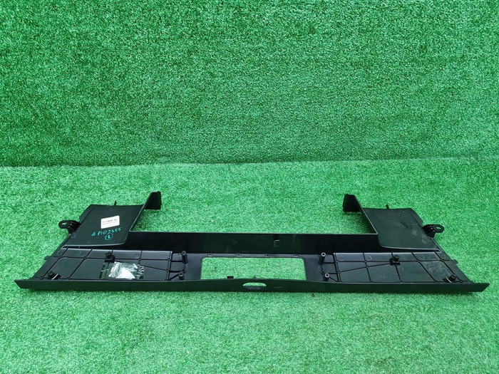 Накладка переднего бампера Mercedes Actros (11-нв)