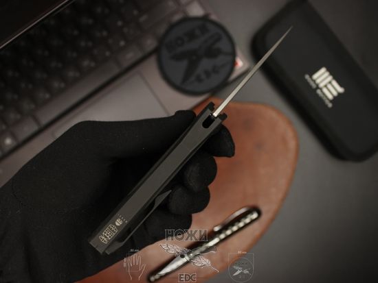 Складной нож WE Knife EternA 918D c клинком из стали Böhler M390 Microclean®, рукоять титан / карбон