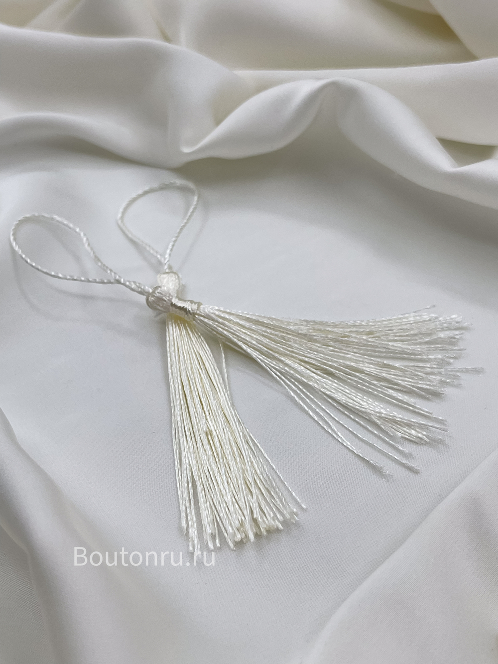 Кисточка для штор молочная