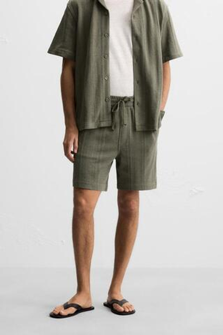 ZARA ШОРТЫ ИЗ ЖАККАРДОВОЙ ТКАНИ, МЯГКИЙ ЗЕЛЕНЫЙ