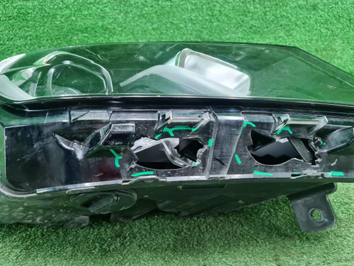 Битая Фара правая Geely Coolray (2019-2024) LED