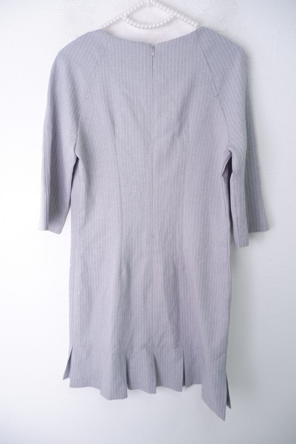 Платье Deniza светло-серое в полоску 44 размер