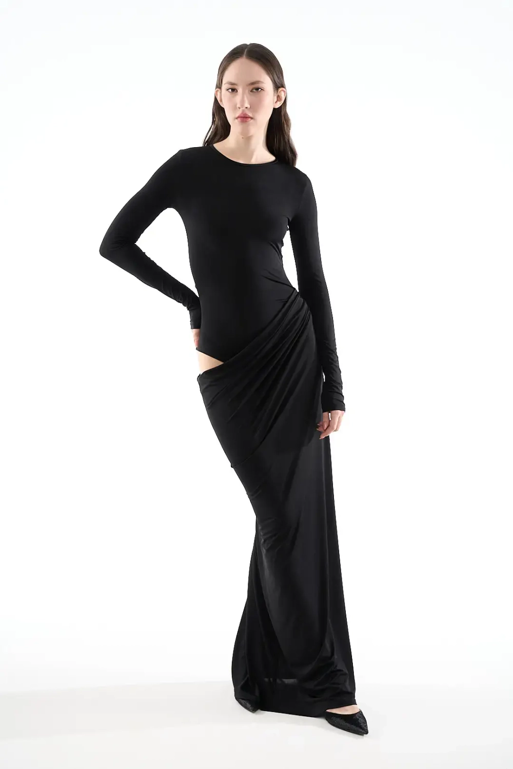 Облегающее платье с разрезом на бедре