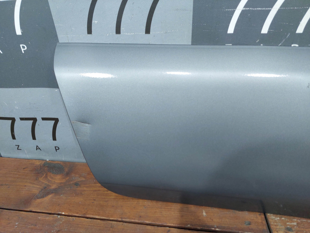 Накладка двери правой Suzuki Jimny 3 (FJ) 98-19 Б/У Оригинал 7756181A00