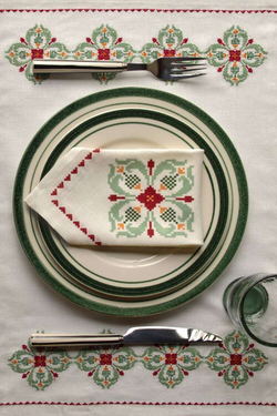 ZARA HOME САЛФЕТКА ИЗ ХЛОПЧАТОБУМАЖНОГО ЛЬНА С ВЫШИВКОЙ, ЦВЕТ МОРСКОЙ ВОЛНЫ