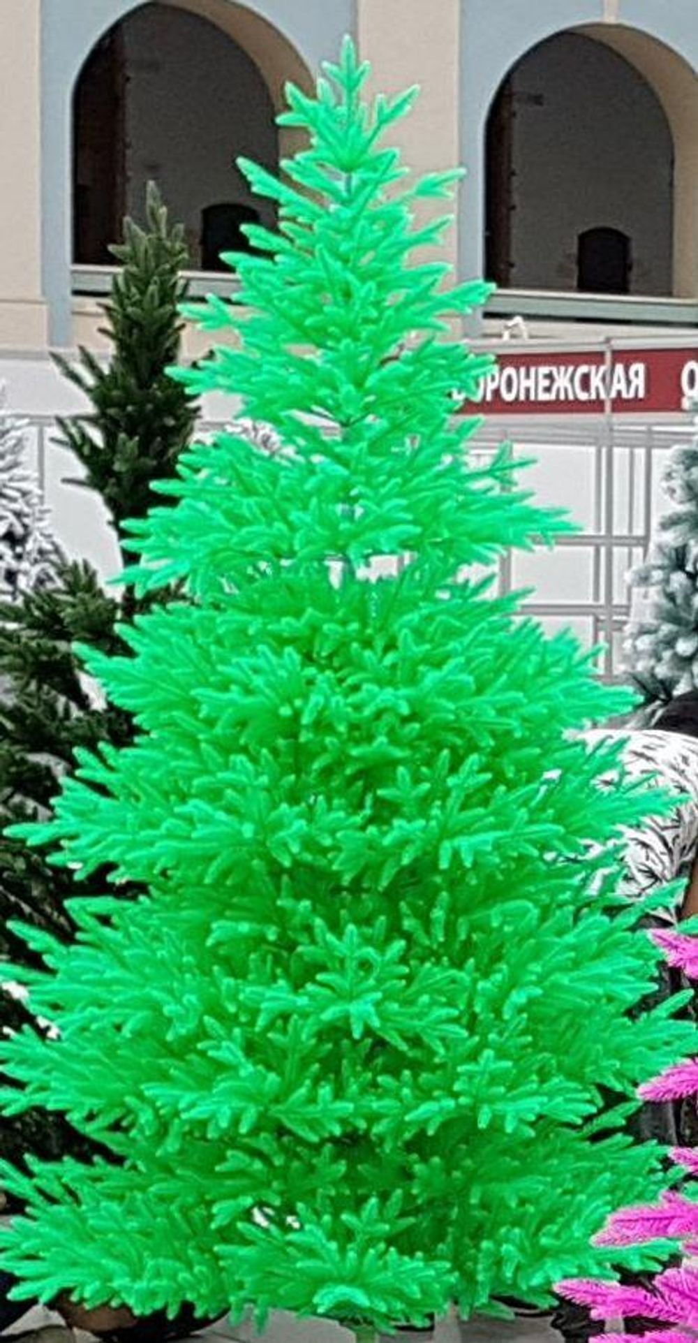 Искусственная елка «Фэнтези салатовая» (Литая хвоя) от 1,5 м до 3 м