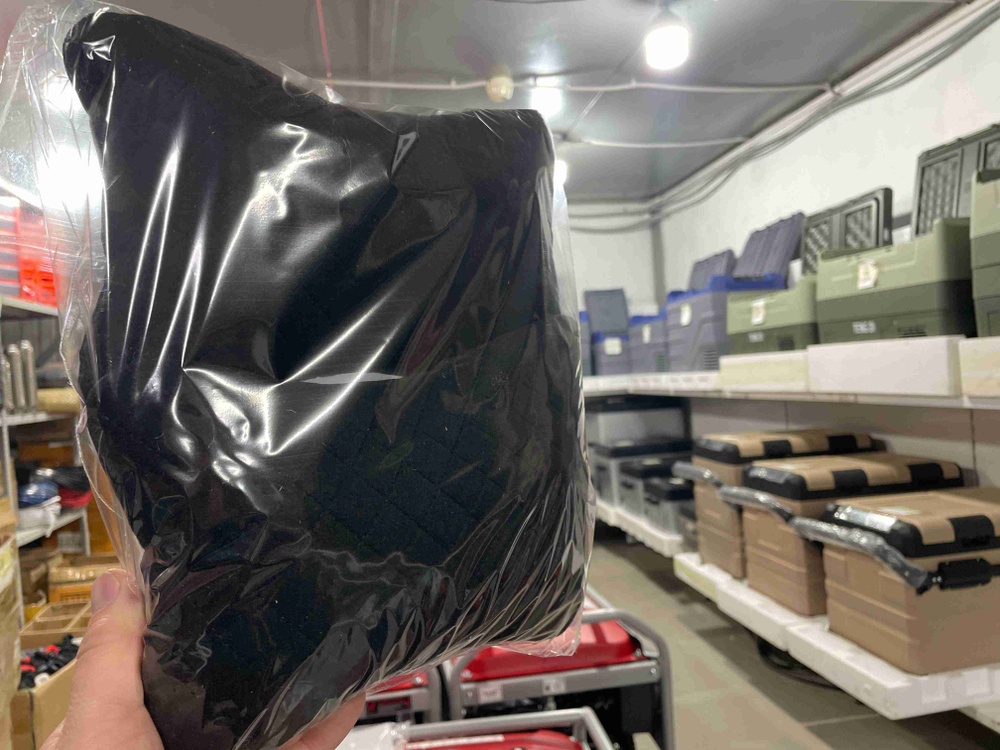 TT - 04 Черная / Подушка автомобильная на Подголовник, косточка, ткань черная, строчка черная, серия: идеал (2 шт. / комплект)