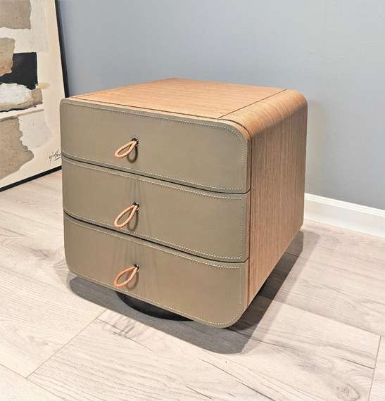 Тумба прикроватная SG-46, бежевая экокожа, шпон ореха